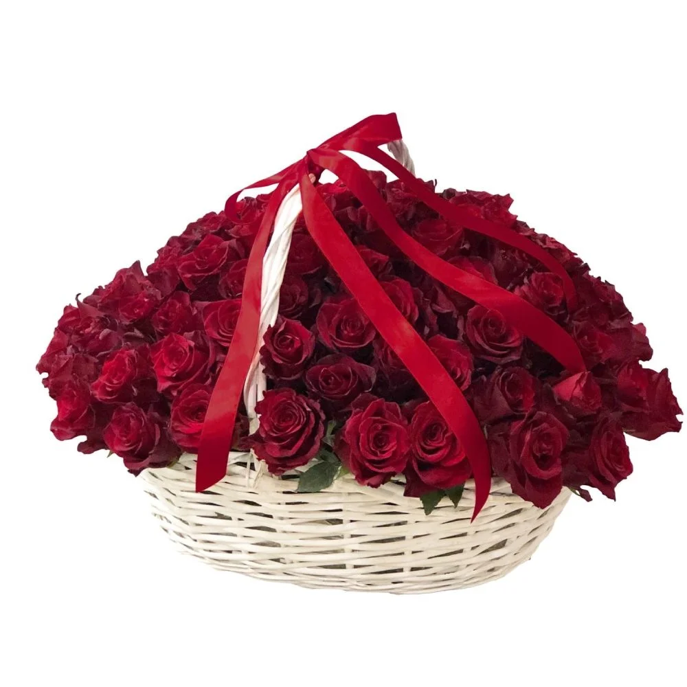 101 роза "Эксплорер" в корзине