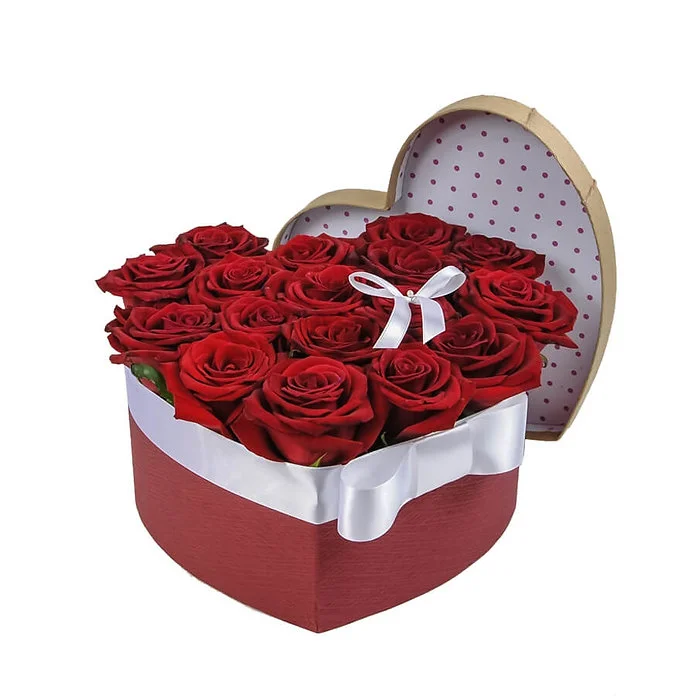 17 роз в шляпной коробке